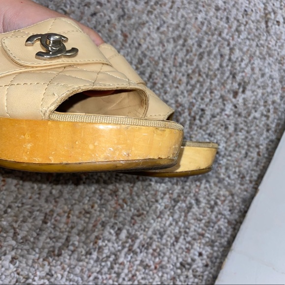 Chanel beige quilted leather mules - Picture 4 of 5